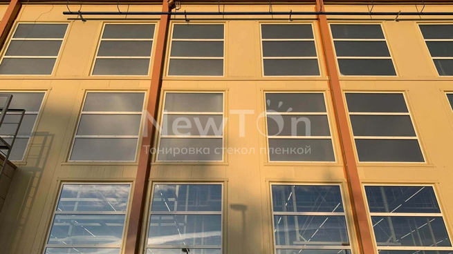 Тонировка фасада здания пленкой в ФОК при Санатории «Круглое озеро»