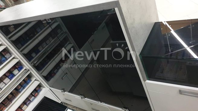 Тонировка пленкой табачной витрины RUТабак
